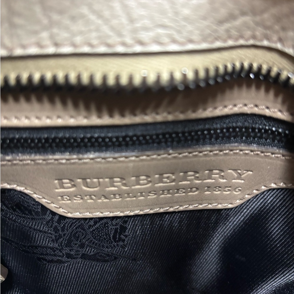 Burberry Cartridge Pleat Tote bag - Picture 9 of 10